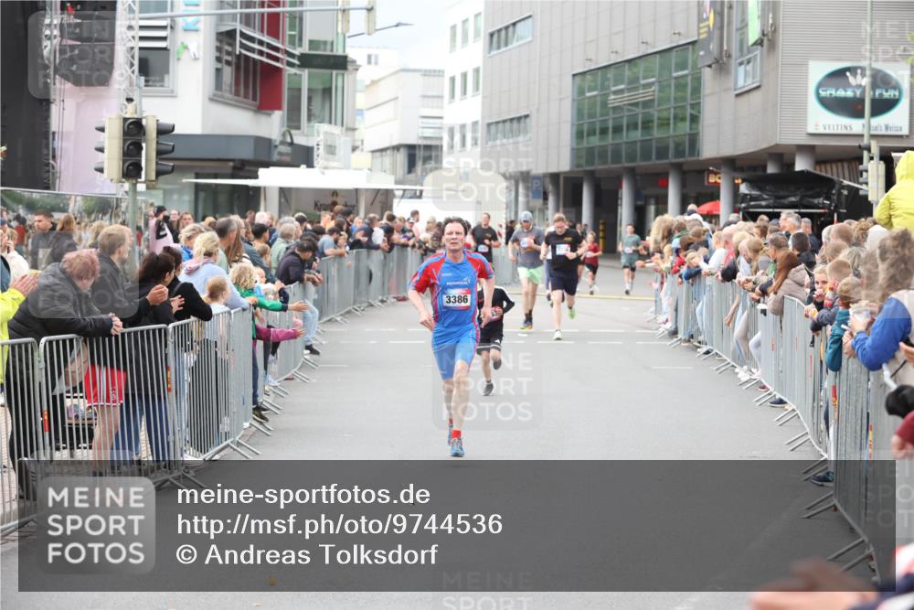 12.06.2026 - Holstenköstenlauf Andreas Tolksdorf http://msf.ph/oto/9744536 12.06.2026 17:55:05 Laufen 3386 meine-sportfotos.de