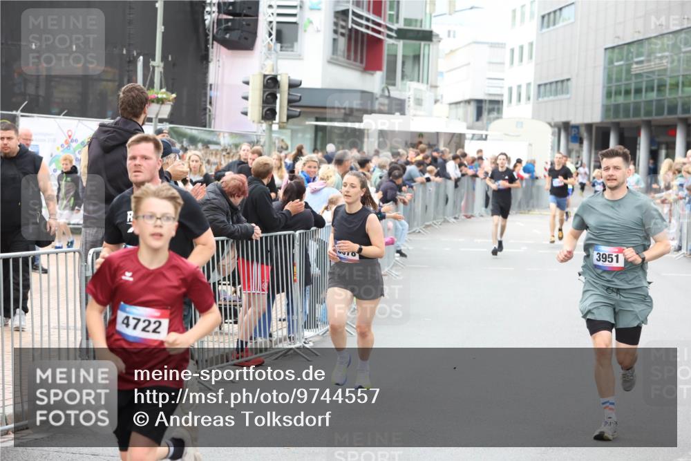 12.06.2026 - Holstenköstenlauf Andreas Tolksdorf http://msf.ph/oto/9744557 12.06.2026 17:55:20 Laufen 4722, 3951 meine-sportfotos.de