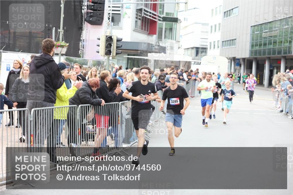 12.06.2026 - Holstenköstenlauf Andreas Tolksdorf http://msf.ph/oto/9744560 12.06.2026 17:55:26 Laufen 3285, 4542 meine-sportfotos.de