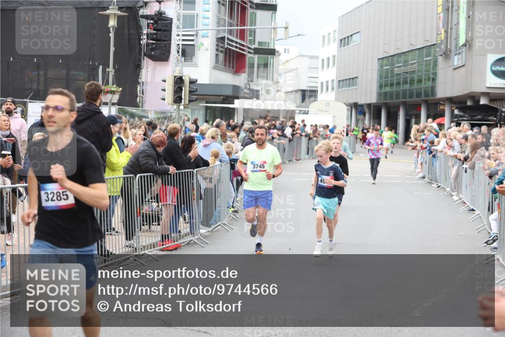 12.06.2026 - Holstenköstenlauf Andreas Tolksdorf http://msf.ph/oto/9744566 12.06.2026 17:55:29 Laufen 3285, 3745, 45 meine-sportfotos.de