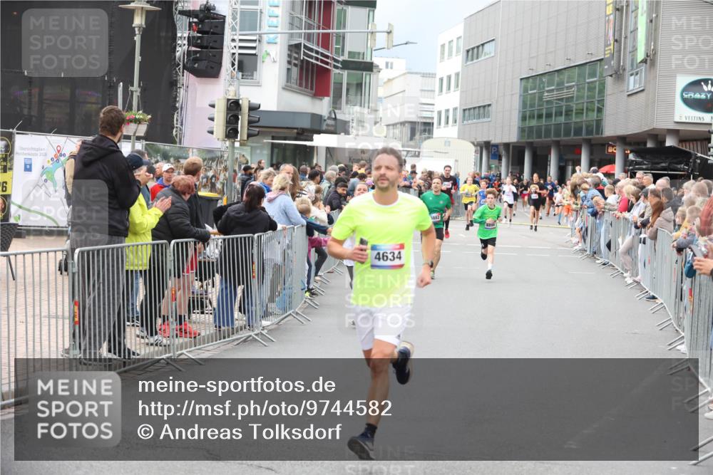 12.06.2026 - Holstenköstenlauf Andreas Tolksdorf http://msf.ph/oto/9744582 12.06.2026 17:55:42 Laufen 202, 4634, 3882, 4898 meine-sportfotos.de