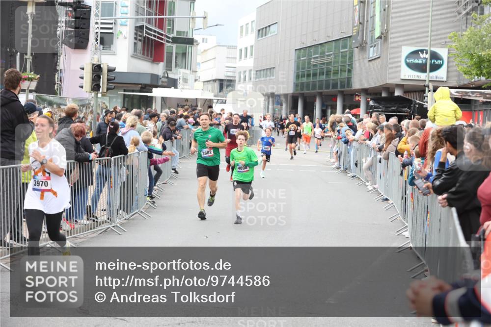 12.06.2026 - Holstenköstenlauf Andreas Tolksdorf http://msf.ph/oto/9744586 12.06.2026 17:55:44 Laufen 3970, 3882, 4898, 4061 meine-sportfotos.de