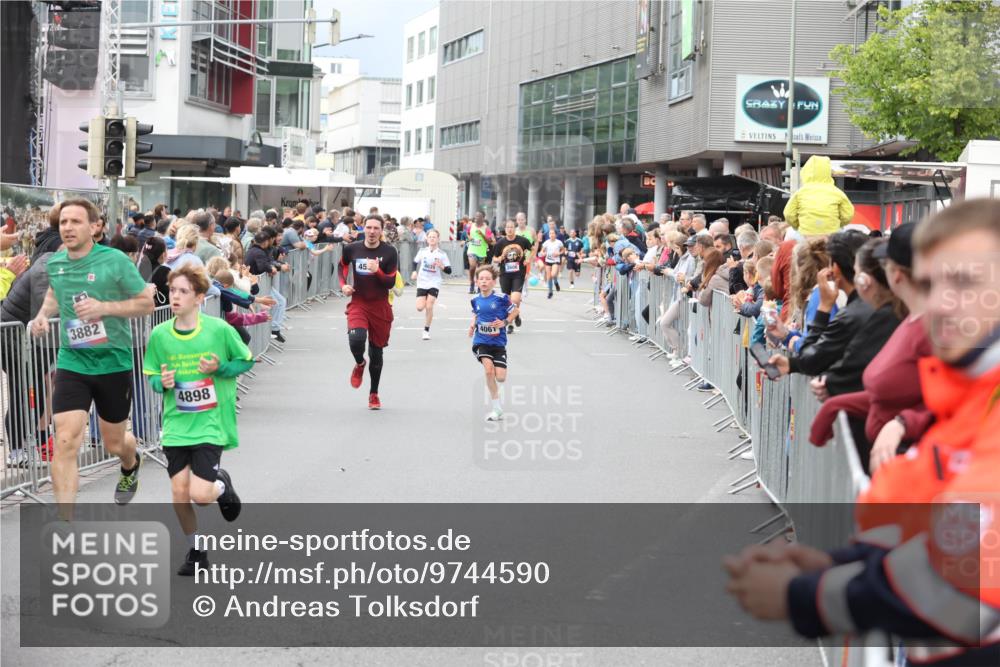 12.06.2026 - Holstenköstenlauf Andreas Tolksdorf http://msf.ph/oto/9744590 12.06.2026 17:55:46 Laufen 4, 3882, 4898, 45, 4061 meine-sportfotos.de