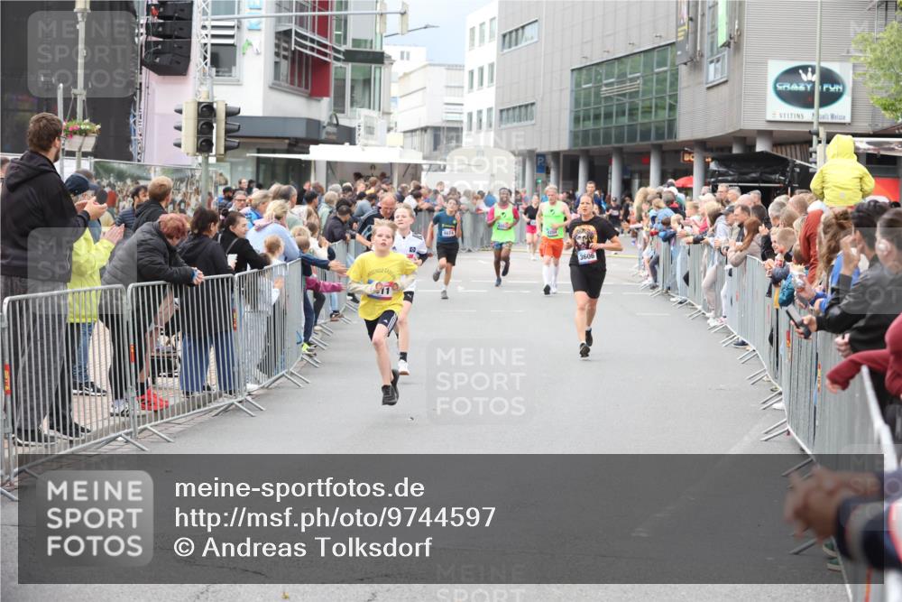 12.06.2026 - Holstenköstenlauf Andreas Tolksdorf http://msf.ph/oto/9744597 12.06.2026 17:55:50 Laufen 4674, 4204, 3606 meine-sportfotos.de