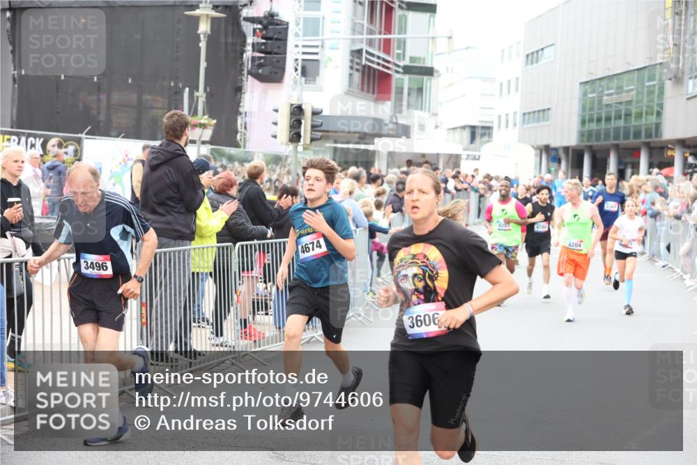 12.06.2026 - Holstenköstenlauf Andreas Tolksdorf http://msf.ph/oto/9744606 12.06.2026 17:55:54 Laufen 3496, 4674, 3606, 4203, 4785, 4204 meine-sportfotos.de