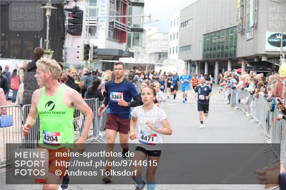 12.06.2026 - Holstenköstenlauf Andreas Tolksdorf http://msf.ph/oto/9744615 12.06.2026 17:55:59 Laufen 3363, 3532, 4204, 11, 4471, 723 meine-sportfotos.de