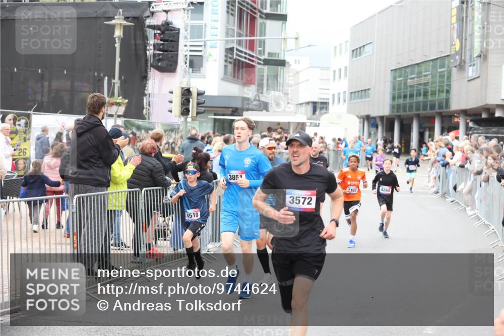 12.06.2026 - Holstenköstenlauf Andreas Tolksdorf http://msf.ph/oto/9744624 12.06.2026 17:56:05 Laufen 26, 4510, 3851, 3572, 192, 4264 meine-sportfotos.de