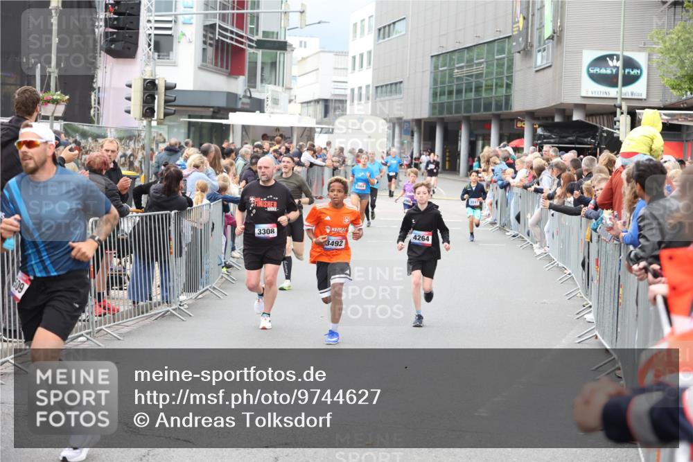 12.06.2026 - Holstenköstenlauf Andreas Tolksdorf http://msf.ph/oto/9744627 12.06.2026 17:56:07 Laufen 609, 3564, 3308, 3492, 4264, 3847 meine-sportfotos.de