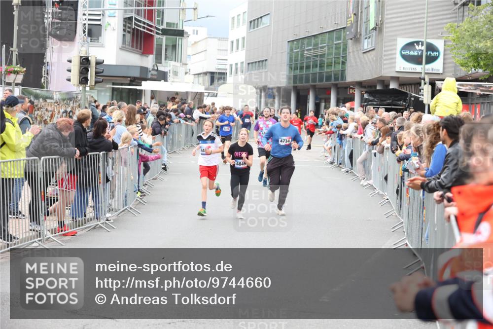 12.06.2026 - Holstenköstenlauf Andreas Tolksdorf http://msf.ph/oto/9744660 12.06.2026 17:56:30 Laufen 4478, 44, 4849, 4734 meine-sportfotos.de