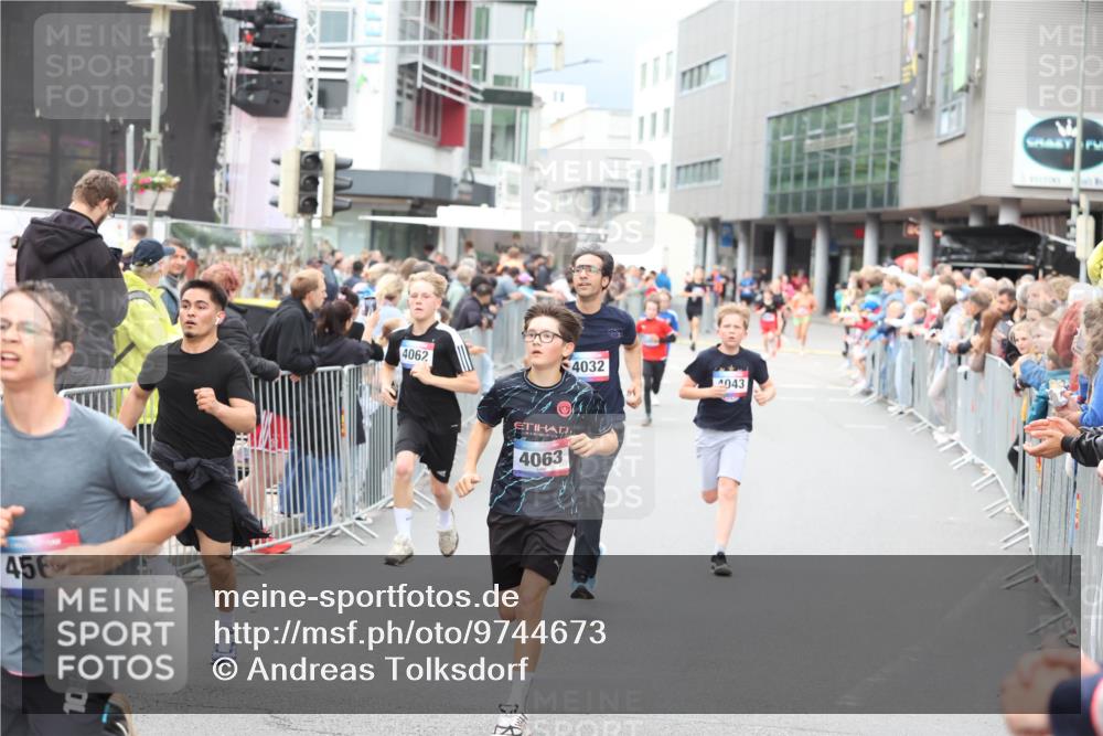12.06.2026 - Holstenköstenlauf Andreas Tolksdorf http://msf.ph/oto/9744673 12.06.2026 17:56:41 Laufen 456, 4062, 4032, 4063, 043 meine-sportfotos.de