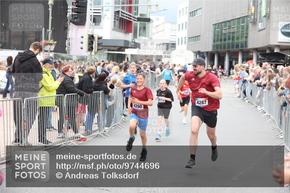 12.06.2026 - Holstenköstenlauf Andreas Tolksdorf http://msf.ph/oto/9744696 12.06.2026 17:57:01 Laufen 4290, 3015, 985, 4287 meine-sportfotos.de