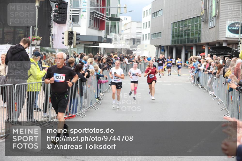12.06.2026 - Holstenköstenlauf Andreas Tolksdorf http://msf.ph/oto/9744708 12.06.2026 17:57:08 Laufen 2025, 4231, 4853, 4813, 4277 meine-sportfotos.de