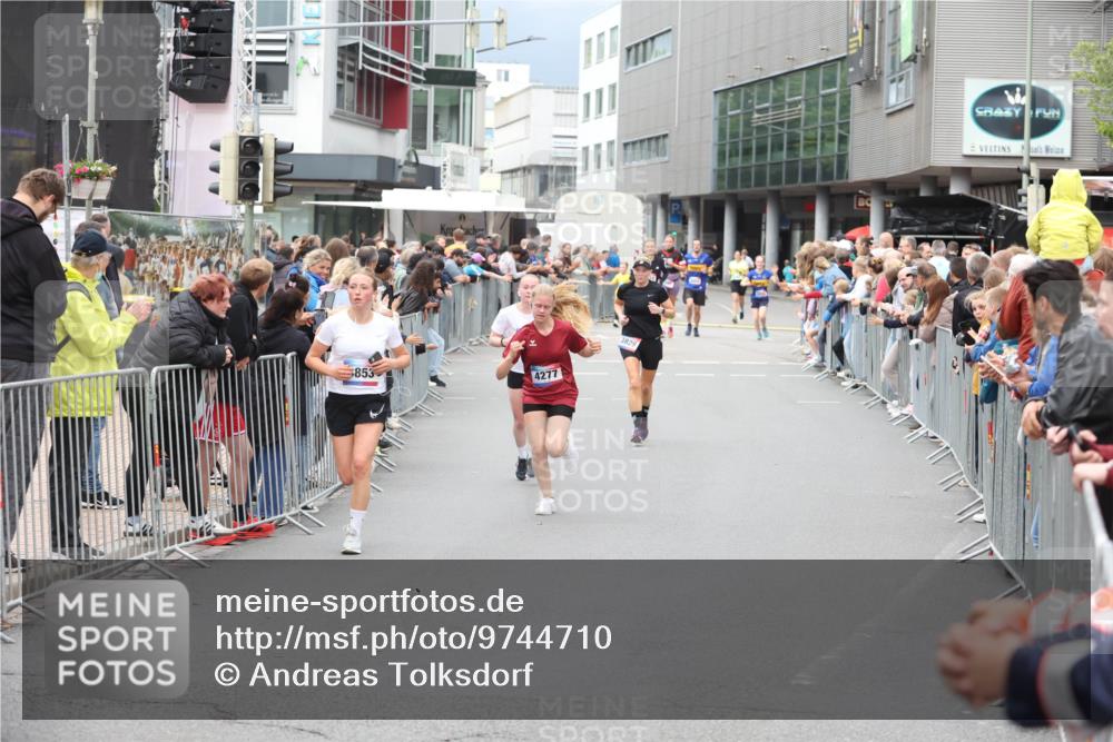 12.06.2026 - Holstenköstenlauf Andreas Tolksdorf http://msf.ph/oto/9744710 12.06.2026 17:57:09 Laufen 853, 4277, 3829 meine-sportfotos.de