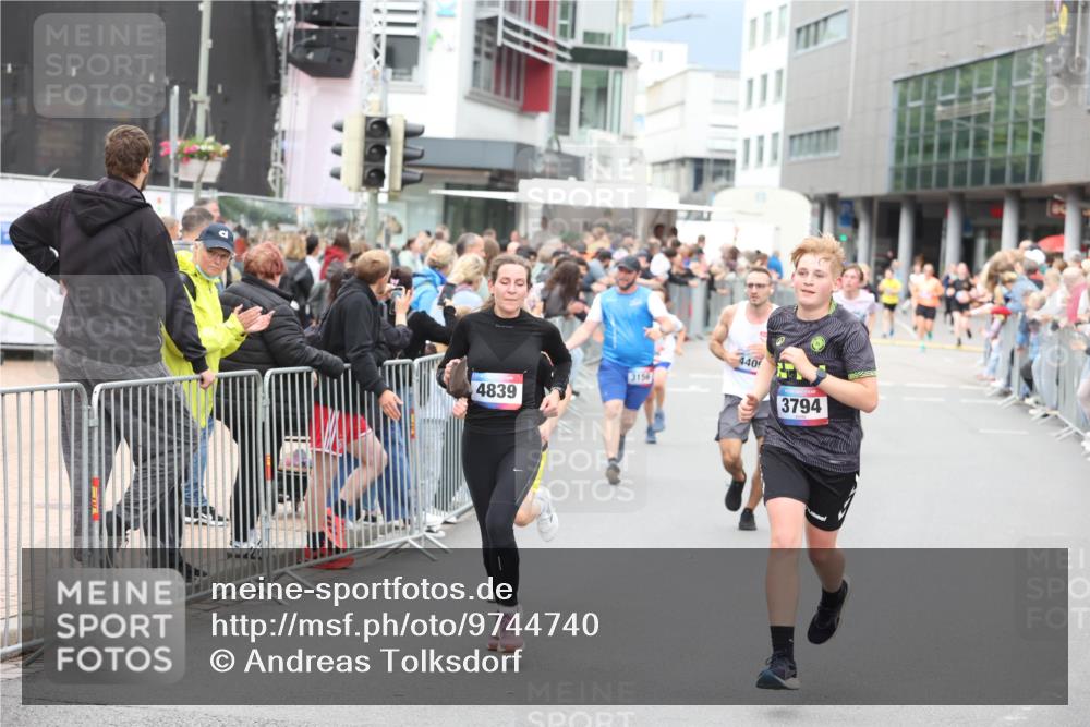12.06.2026 - Holstenköstenlauf Andreas Tolksdorf http://msf.ph/oto/9744740 12.06.2026 17:57:38 Laufen 4839, 11, 3156, 440, 3794 meine-sportfotos.de