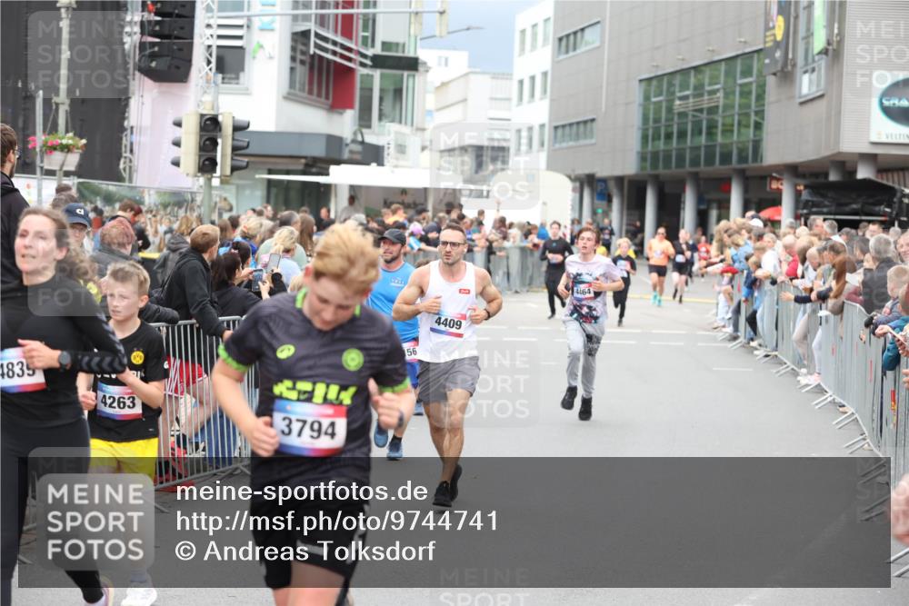 12.06.2026 - Holstenköstenlauf Andreas Tolksdorf http://msf.ph/oto/9744741 12.06.2026 17:57:39 Laufen 4835, 4263, 3794, 56, 4409, 4464 meine-sportfotos.de