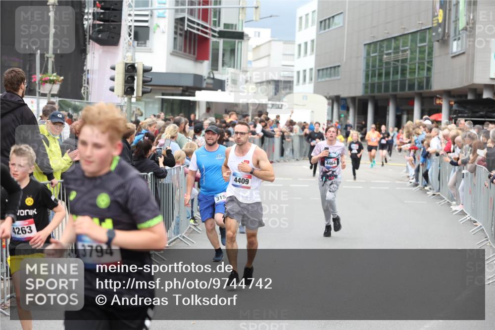 12.06.2026 - Holstenköstenlauf Andreas Tolksdorf http://msf.ph/oto/9744742 12.06.2026 17:57:40 Laufen 4263, 3794, 315, 4409, 4464 meine-sportfotos.de