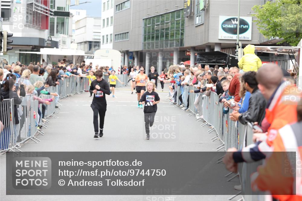 12.06.2026 - Holstenköstenlauf Andreas Tolksdorf http://msf.ph/oto/9744750 12.06.2026 17:57:45 Laufen 4106, 3635, 4559 meine-sportfotos.de