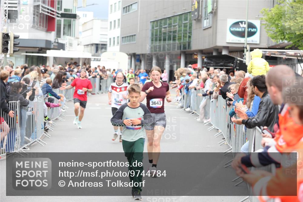 12.06.2026 - Holstenköstenlauf Andreas Tolksdorf http://msf.ph/oto/9744784 12.06.2026 17:58:16 Laufen 3585, 3666, 3643 meine-sportfotos.de