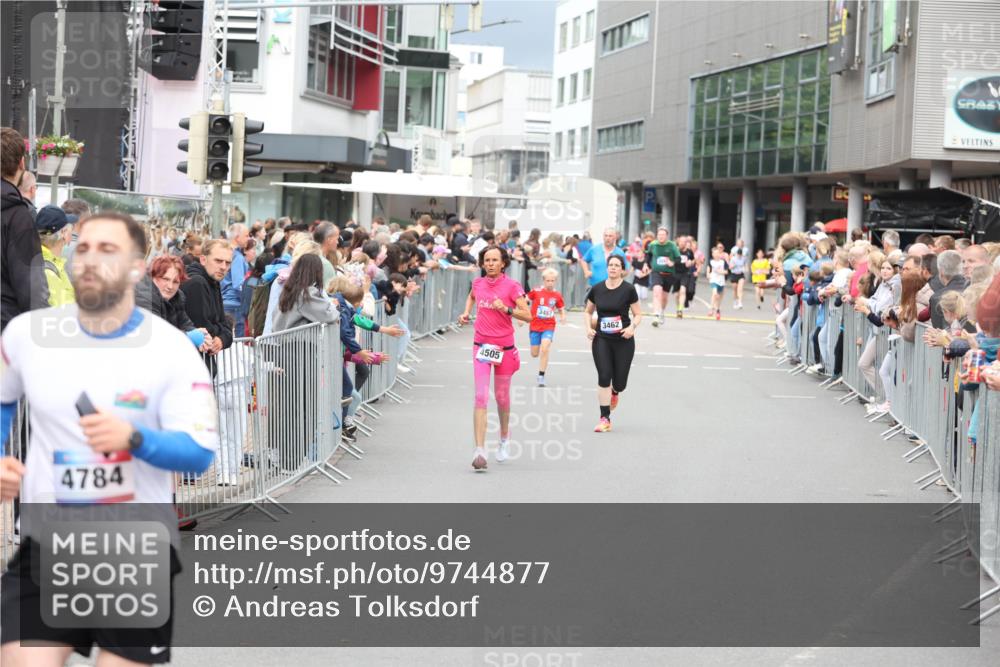 12.06.2026 - Holstenköstenlauf Andreas Tolksdorf http://msf.ph/oto/9744877 12.06.2026 17:59:22 Laufen 4784, 3457, 3462, 4505 meine-sportfotos.de
