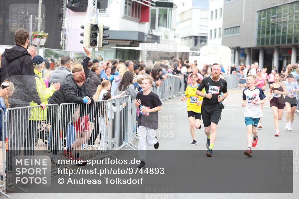 12.06.2026 - Holstenköstenlauf Andreas Tolksdorf http://msf.ph/oto/9744893 12.06.2026 17:59:36 Laufen 4026, 4459, 4458, 3861 meine-sportfotos.de