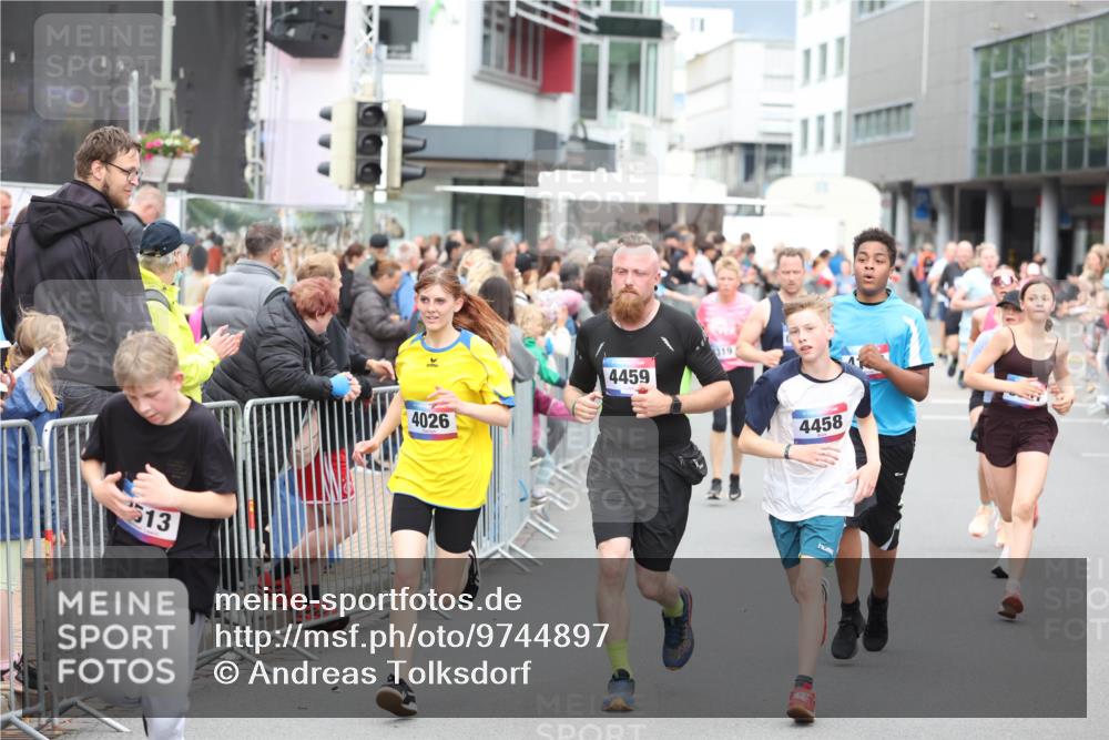 12.06.2026 - Holstenköstenlauf Andreas Tolksdorf http://msf.ph/oto/9744897 12.06.2026 17:59:37 Laufen 513, 4026, 4459, 19, 4458 meine-sportfotos.de