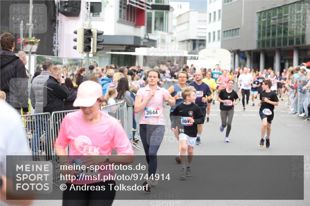 12.06.2026 - Holstenköstenlauf Andreas Tolksdorf http://msf.ph/oto/9744914 12.06.2026 17:59:53 Laufen 4317, 60, 3644, 404, 15, 3402, 3298 meine-sportfotos.de