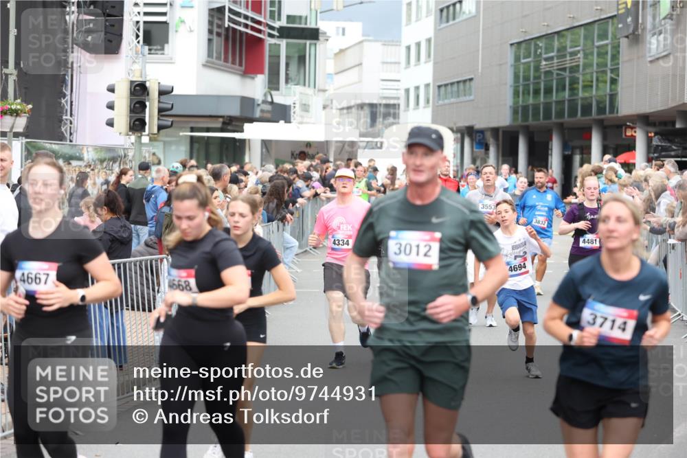 12.06.2026 - Holstenköstenlauf Andreas Tolksdorf http://msf.ph/oto/9744931 12.06.2026 18:00:08 Laufen 4667, 4668, 3553, 3832, 4481, 4334, 3012, 4694, 3714 meine-sportfotos.de