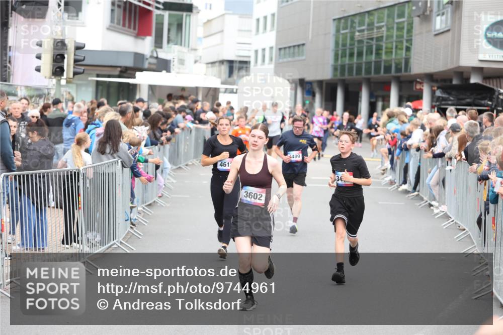 12.06.2026 - Holstenköstenlauf Andreas Tolksdorf http://msf.ph/oto/9744961 12.06.2026 18:00:34 Laufen 461, 3602, 489, 34 meine-sportfotos.de