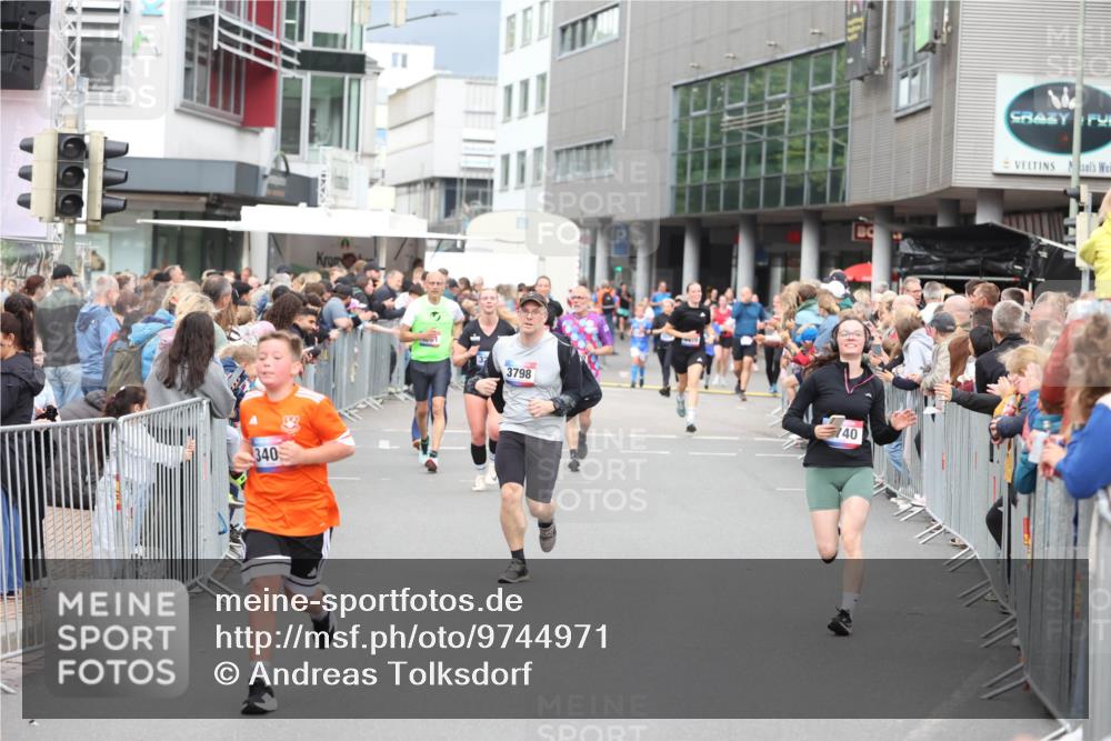 12.06.2026 - Holstenköstenlauf Andreas Tolksdorf http://msf.ph/oto/9744971 12.06.2026 18:00:40 Laufen 340, 3798, 40 meine-sportfotos.de