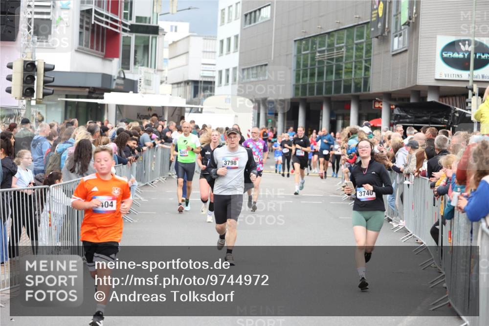12.06.2026 - Holstenköstenlauf Andreas Tolksdorf http://msf.ph/oto/9744972 12.06.2026 18:00:40 Laufen 404, 4201, 3798, 4479, 3740 meine-sportfotos.de