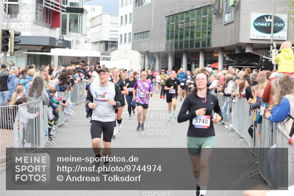 12.06.2026 - Holstenköstenlauf Andreas Tolksdorf http://msf.ph/oto/9744974 12.06.2026 18:00:42 Laufen 3798, 3910, 4470, 4479, 3740 meine-sportfotos.de