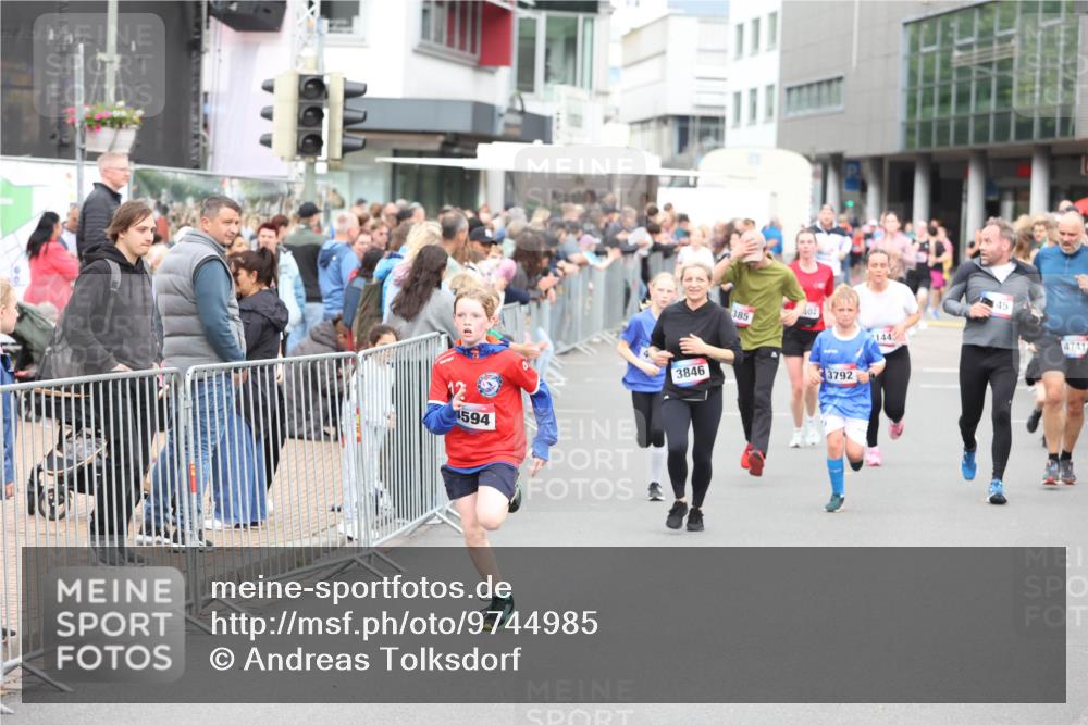12.06.2026 - Holstenköstenlauf Andreas Tolksdorf http://msf.ph/oto/9744985 12.06.2026 18:00:52 Laufen 3846, 1594, 402, 385, 3792, 144, 145, 4741 meine-sportfotos.de