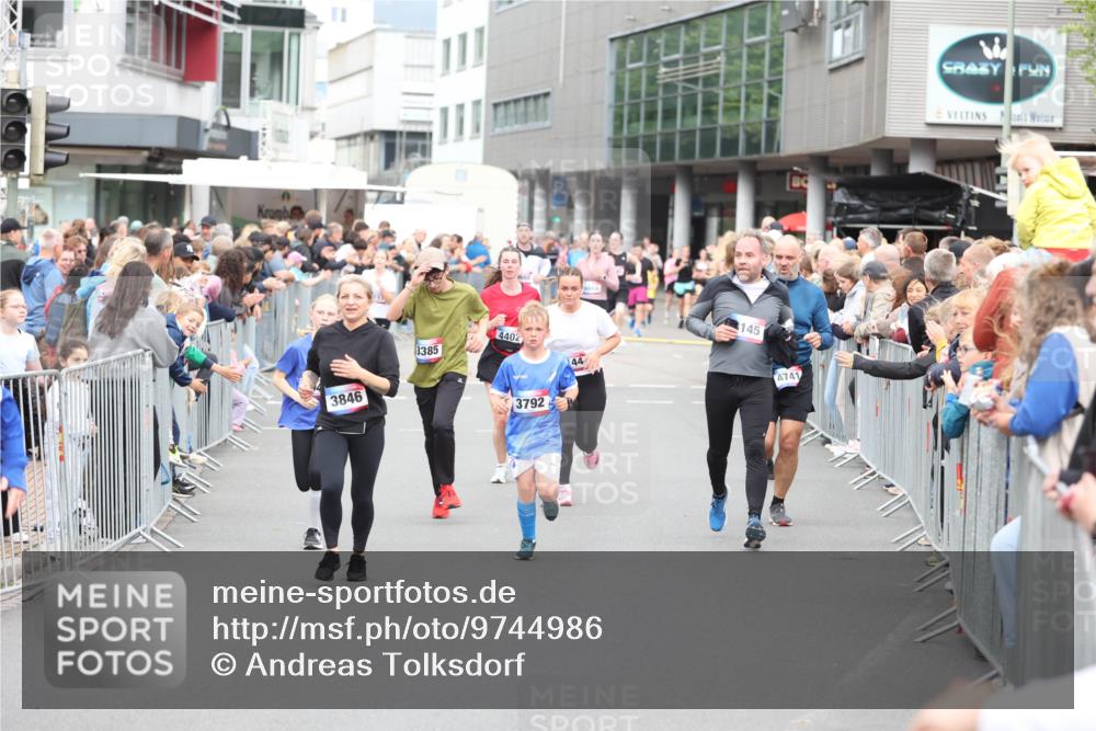 12.06.2026 - Holstenköstenlauf Andreas Tolksdorf http://msf.ph/oto/9744986 12.06.2026 18:00:53 Laufen 3846, 3385, 4402, 3792, 44, 145, 4741 meine-sportfotos.de