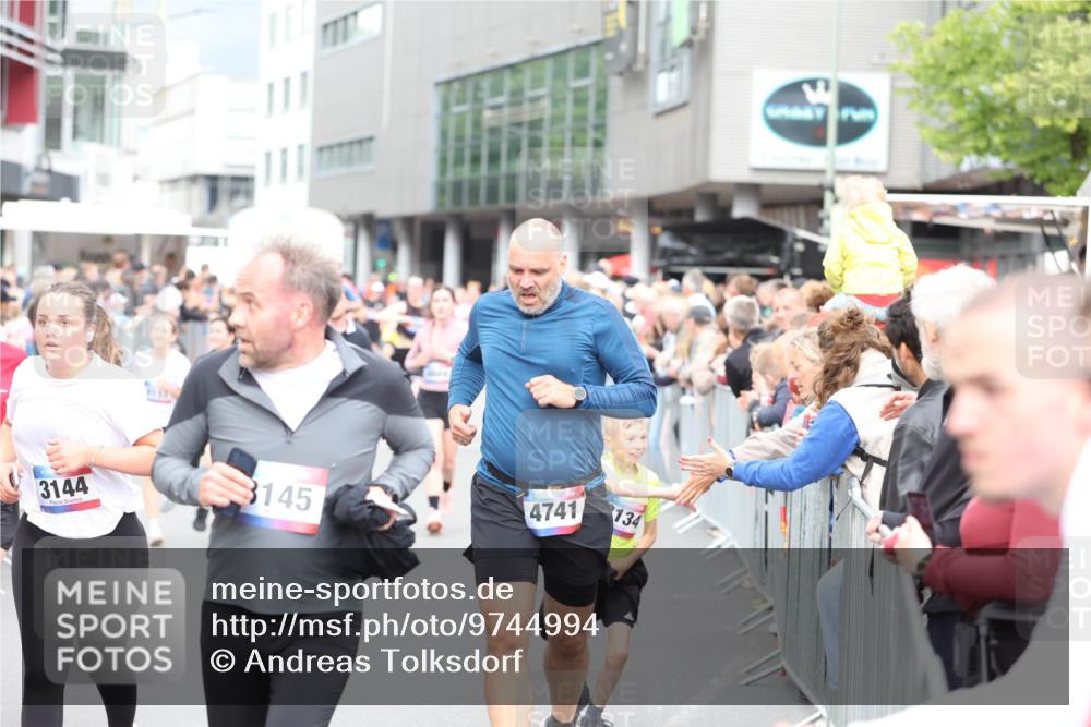 12.06.2026 - Holstenköstenlauf Andreas Tolksdorf http://msf.ph/oto/9744994 12.06.2026 18:00:57 Laufen 3144, 3145, 4741, 134 meine-sportfotos.de