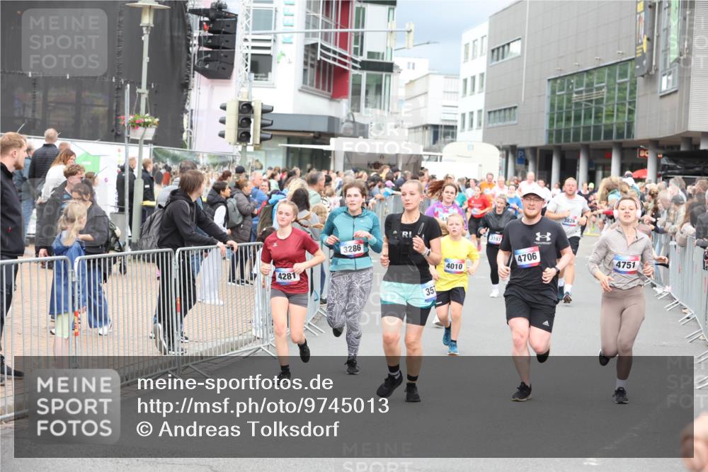 12.06.2026 - Holstenköstenlauf Andreas Tolksdorf http://msf.ph/oto/9745013 12.06.2026 18:01:12 Laufen 4281, 3286, 351, 4010, 3197, 4706, 3826, 4751 meine-sportfotos.de