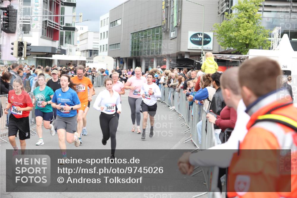 12.06.2026 - Holstenköstenlauf Andreas Tolksdorf http://msf.ph/oto/9745026 12.06.2026 18:01:21 Laufen 3984, 324, 392, 917, 3807, 3527, 4414, 265 meine-sportfotos.de