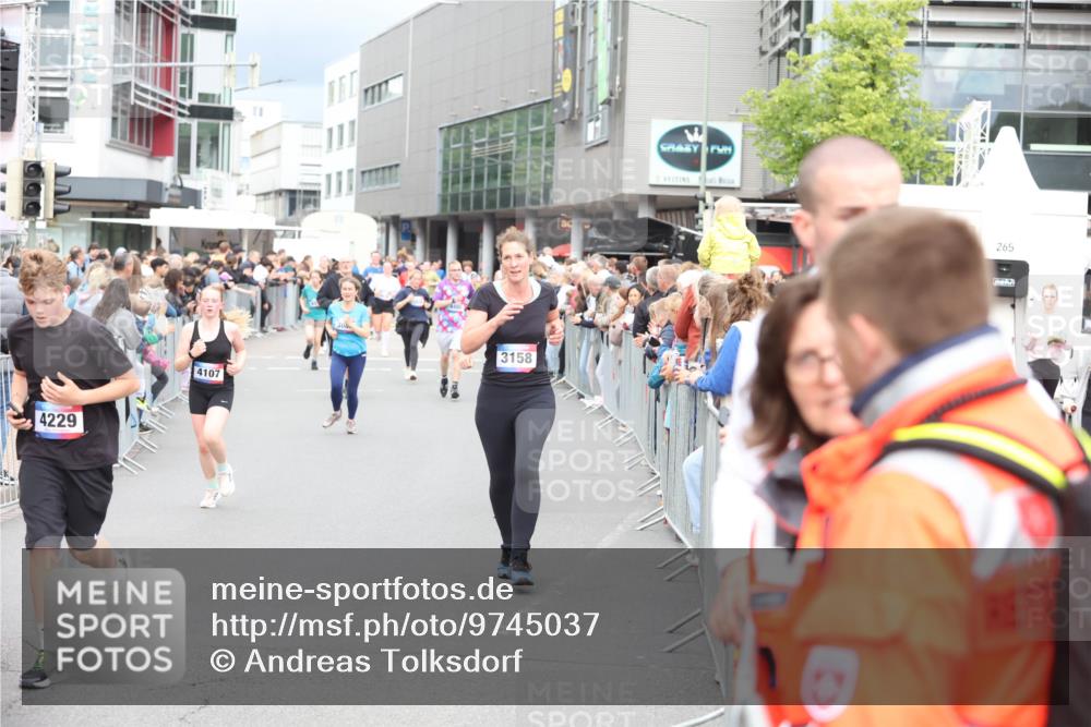 12.06.2026 - Holstenköstenlauf Andreas Tolksdorf http://msf.ph/oto/9745037 12.06.2026 18:01:29 Laufen 4229, 4107, 3158, 265 meine-sportfotos.de