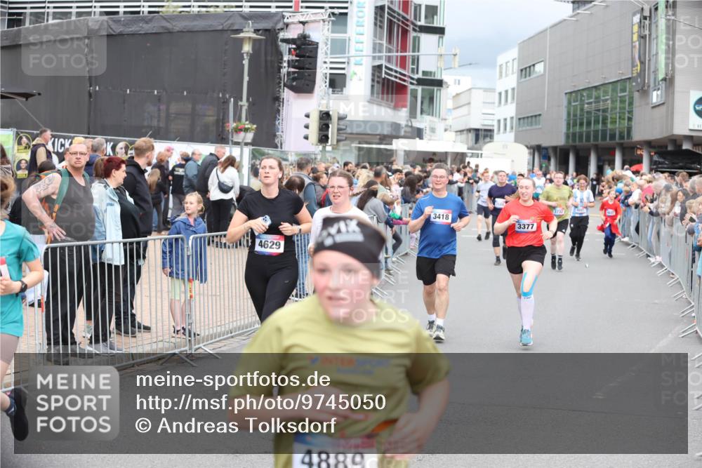 12.06.2026 - Holstenköstenlauf Andreas Tolksdorf http://msf.ph/oto/9745050 12.06.2026 18:01:39 Laufen 4629, 4889, 11, 3418, 3377, 3732 meine-sportfotos.de
