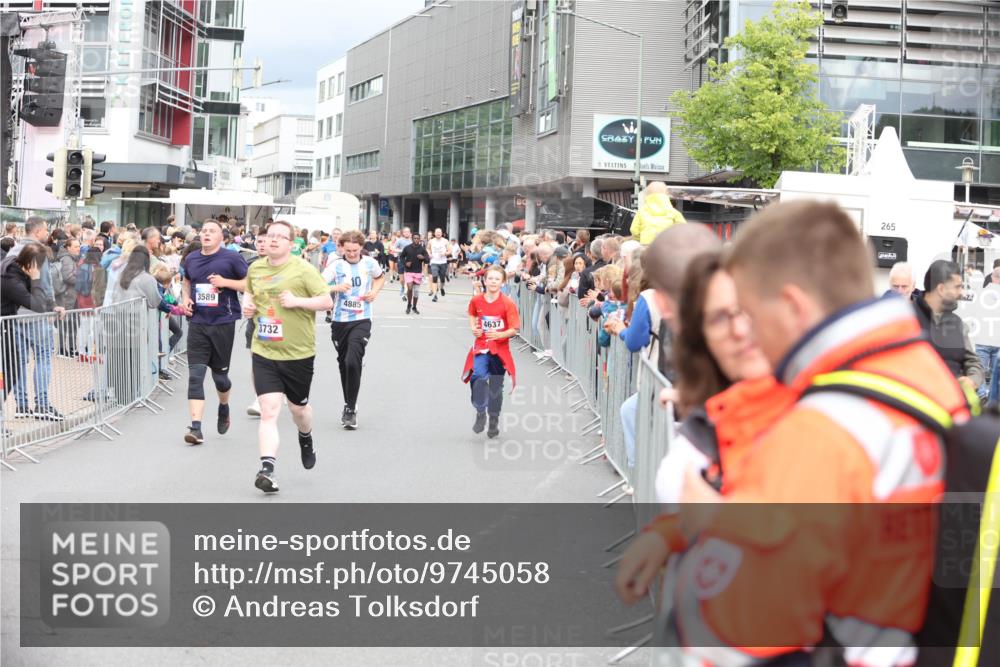 12.06.2026 - Holstenköstenlauf Andreas Tolksdorf http://msf.ph/oto/9745058 12.06.2026 18:01:43 Laufen 3589, 3732, 10, 4885, 4637, 265 meine-sportfotos.de