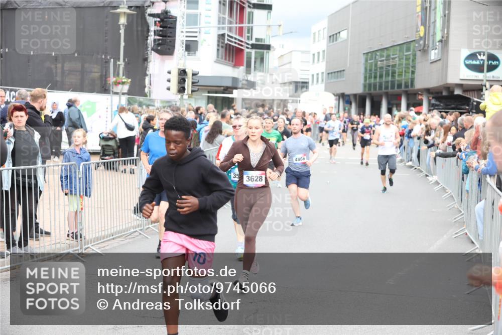 12.06.2026 - Holstenköstenlauf Andreas Tolksdorf http://msf.ph/oto/9745066 12.06.2026 18:01:51 Laufen 78, 35, 3628, 4886, 4407 meine-sportfotos.de
