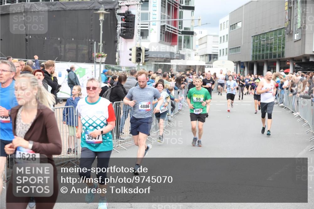 12.06.2026 - Holstenköstenlauf Andreas Tolksdorf http://msf.ph/oto/9745070 12.06.2026 18:01:53 Laufen 00, 3628, 3547, 4886, 50, 3965, 3963 meine-sportfotos.de