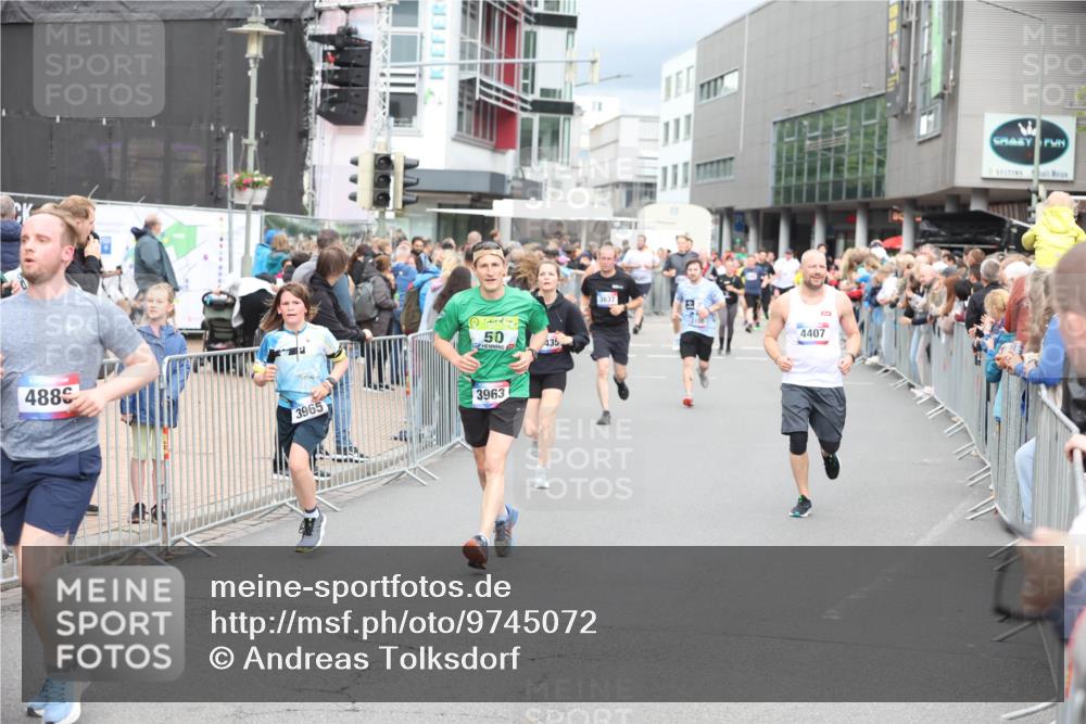 12.06.2026 - Holstenköstenlauf Andreas Tolksdorf http://msf.ph/oto/9745072 12.06.2026 18:01:54 Laufen 4889, 3965, 50, 435, 3963, 3637, 4407 meine-sportfotos.de