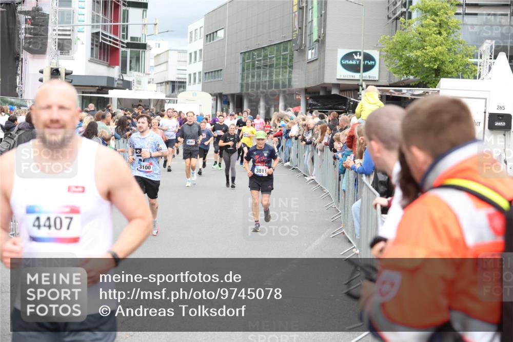 12.06.2026 - Holstenköstenlauf Andreas Tolksdorf http://msf.ph/oto/9745078 12.06.2026 18:01:58 Laufen 4407, 3100, 4591, 3811, 265 meine-sportfotos.de