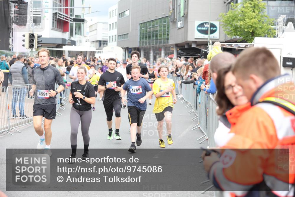 12.06.2026 - Holstenköstenlauf Andreas Tolksdorf http://msf.ph/oto/9745086 12.06.2026 18:02:03 Laufen 4591, 4769, 265 meine-sportfotos.de