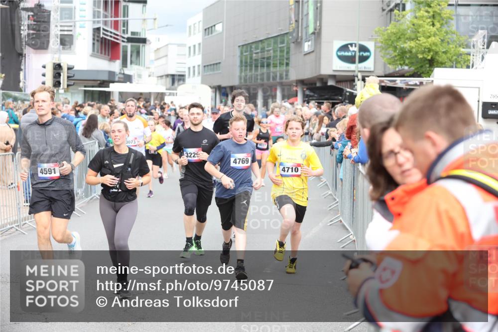 12.06.2026 - Holstenköstenlauf Andreas Tolksdorf http://msf.ph/oto/9745087 12.06.2026 18:02:04 Laufen 4591, 3073, 322, 4769, 4710, 265 meine-sportfotos.de