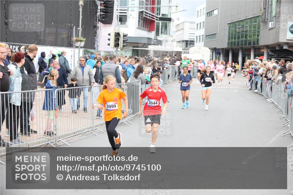 12.06.2026 - Holstenköstenlauf Andreas Tolksdorf http://msf.ph/oto/9745100 12.06.2026 18:02:17 Laufen 3999, 3544, 3529, 4034 meine-sportfotos.de