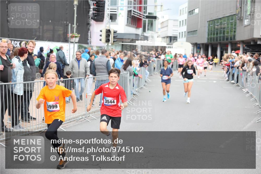 12.06.2026 - Holstenköstenlauf Andreas Tolksdorf http://msf.ph/oto/9745102 12.06.2026 18:02:17 Laufen 3999, 3544, 3529, 4034 meine-sportfotos.de