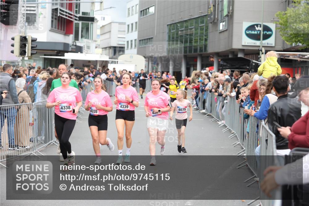 12.06.2026 - Holstenköstenlauf Andreas Tolksdorf http://msf.ph/oto/9745115 12.06.2026 18:02:25 Laufen 2030, 4338, 4335, 4339, 2030, 43, 4075 meine-sportfotos.de