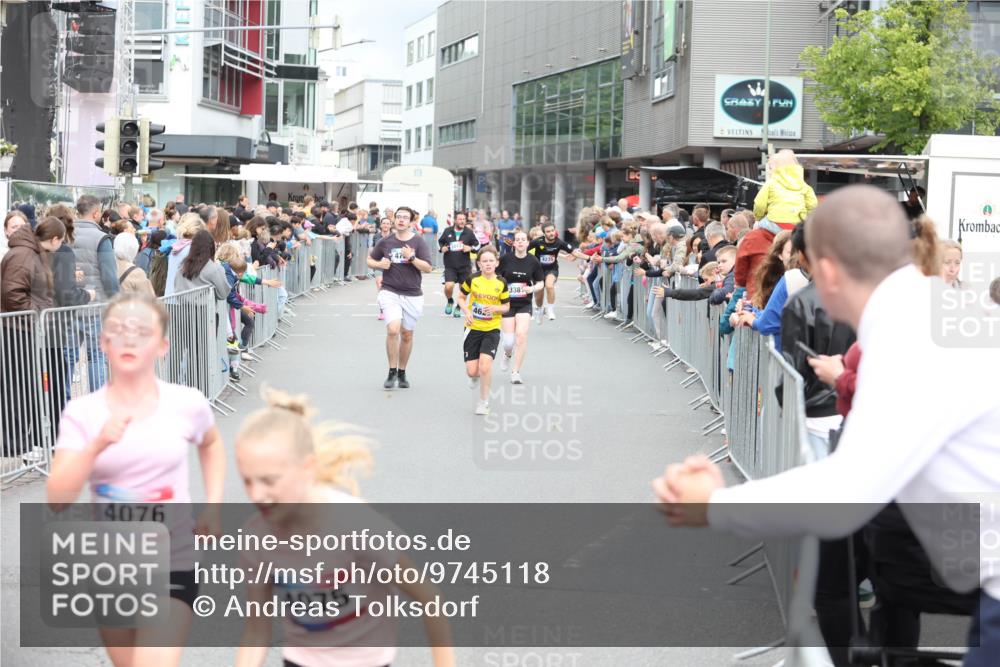 12.06.2026 - Holstenköstenlauf Andreas Tolksdorf http://msf.ph/oto/9745118 12.06.2026 18:02:29 Laufen 4076, 4075, 47, 338, 46, 4235 meine-sportfotos.de