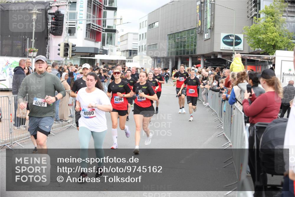 12.06.2026 - Holstenköstenlauf Andreas Tolksdorf http://msf.ph/oto/9745162 12.06.2026 18:03:01 Laufen 4081, 4080, 4296, 4303, 4298, 4306 meine-sportfotos.de